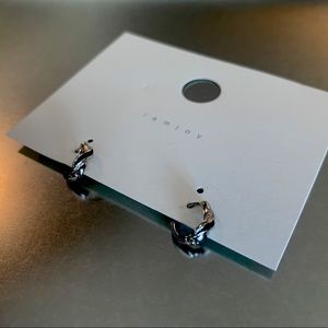 ✨NEW✨ Korean Lever-back Small Hoop Earrings